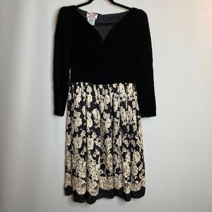 Maggy London Petites Jeannene Booher Black Velour Bodice Floral Dress Womens 6